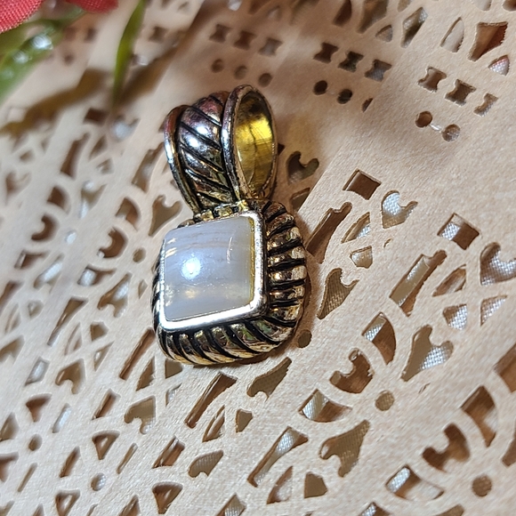 Vintage Jewelry - Pendant For Sale today